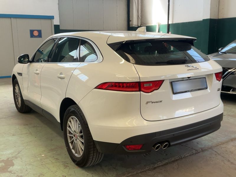 Jaguar F-Pace 20d Prestige AWD — zdjęcie 3