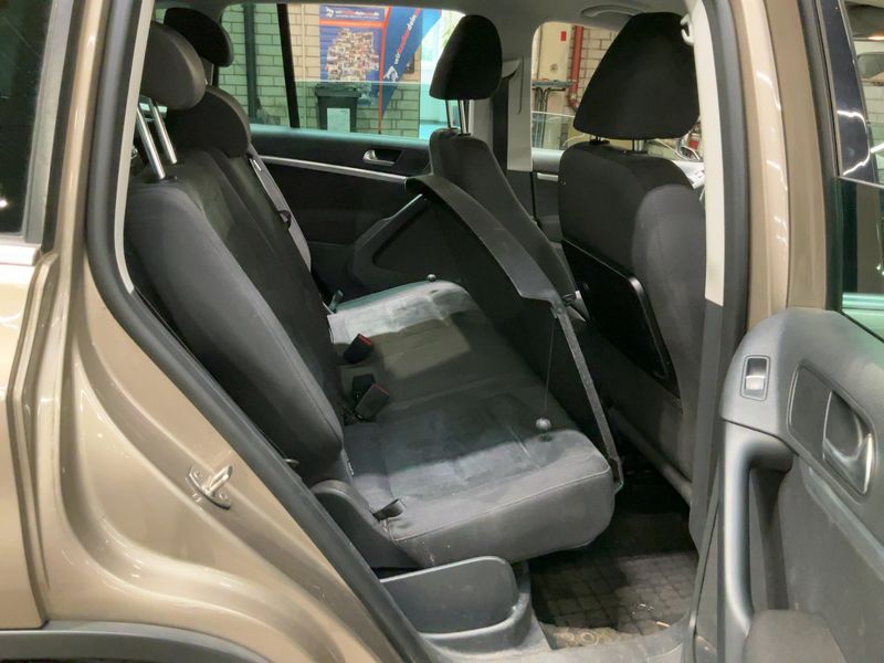 Volkswagen Tiguan 2.0 TDI Track & Style 4Motion 2011 – снимка 20