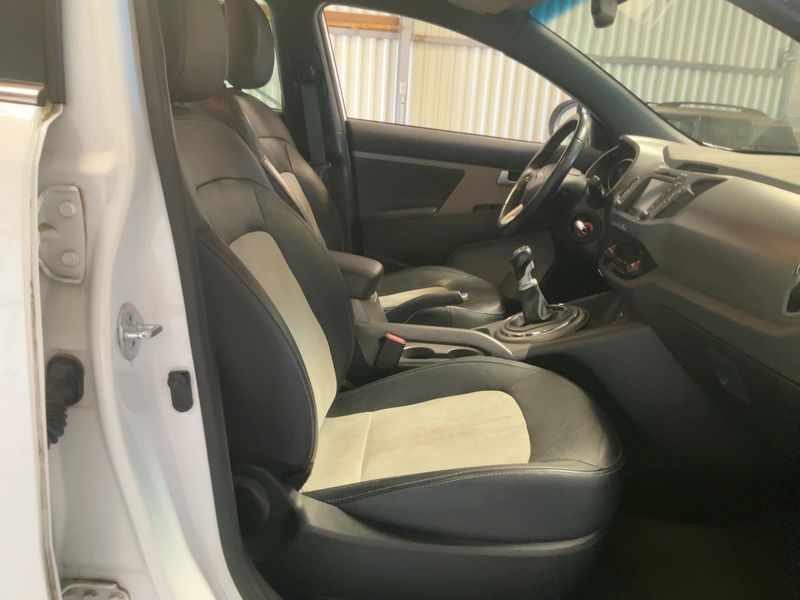Kia Sportage 2.0 CRDi Revelation 2WD 2014 – снимка 16