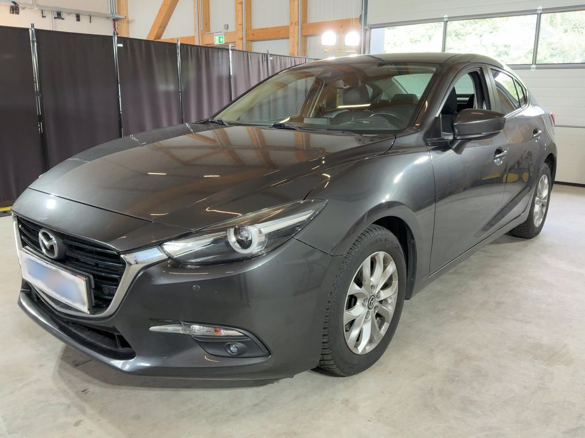 Mazda 3 2017 — photo 1