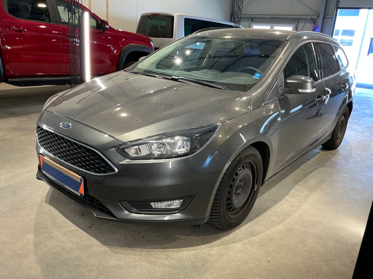 Ford Focus 2018 — photo 1