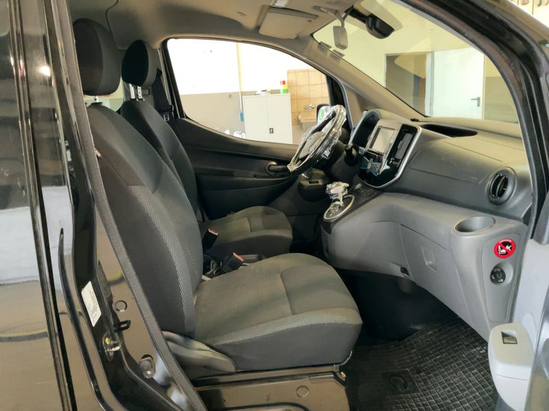 Nissan NV200 Evalia electric drive 80 kW E- Evalia Tekna — zdjęcie 11