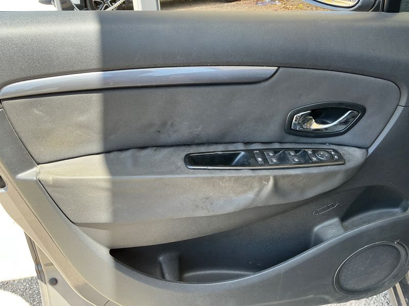 Renault Grand Scenic 1.5 dCi Energy Limited 2015 – снимка 30