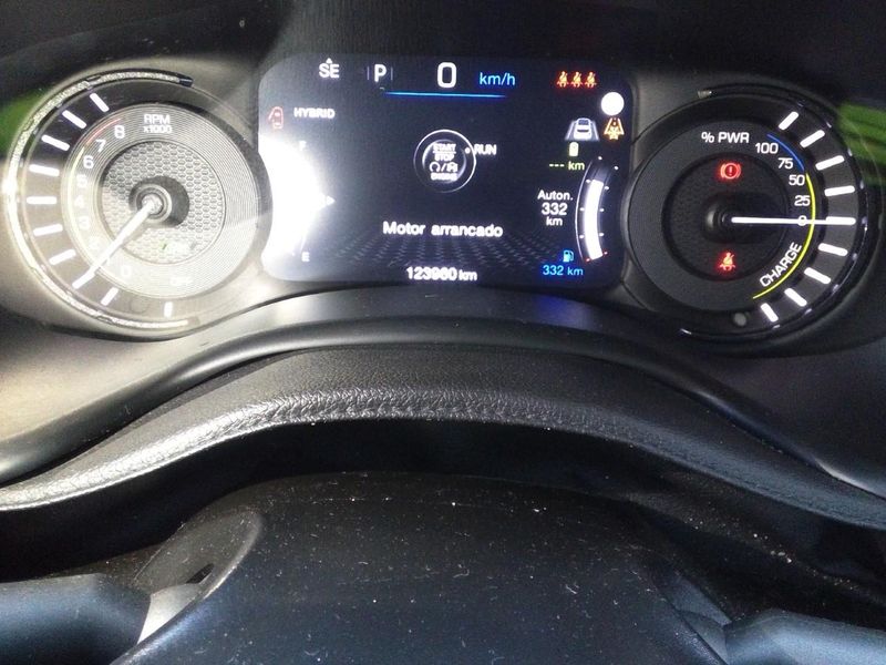 Jeep Renegade 1.3 T4 4xe Plug-in Hybrid Limited — zdjęcie 11