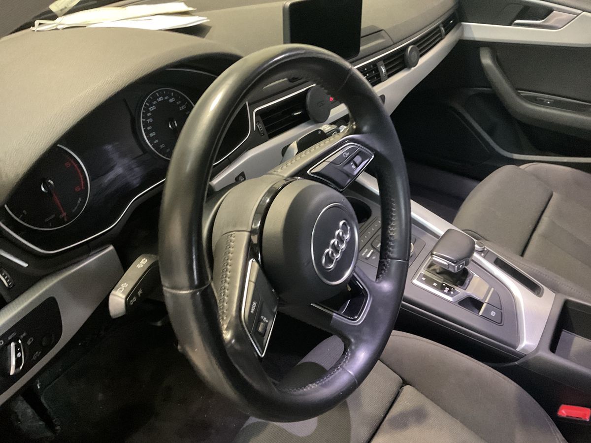 Audi A4 2017 — photo 30