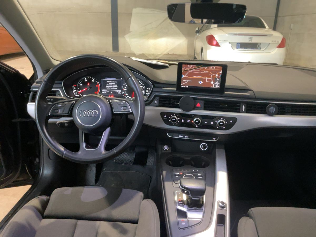 Audi A4 2017 — photo 18