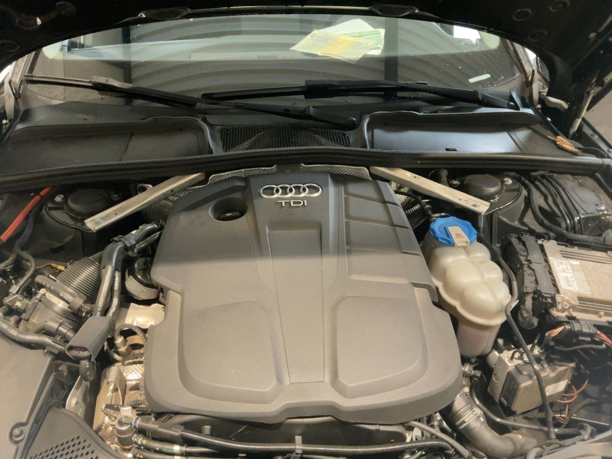 Audi A4 2017 — photo 36