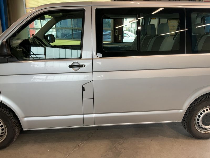 Volkswagen T5 Kombi 2.0 TDI — zdjęcie 4