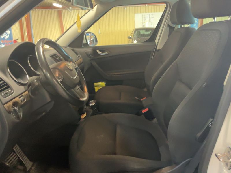 Skoda Yeti 1.2 TSI Experience 2010 – снимка 16