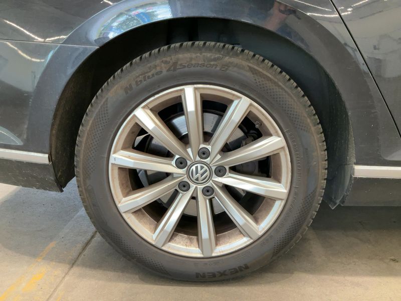 Volkswagen Passat 2.0 TSI Highline 4Motion BlueMotion Tech 2016 – снимка 9