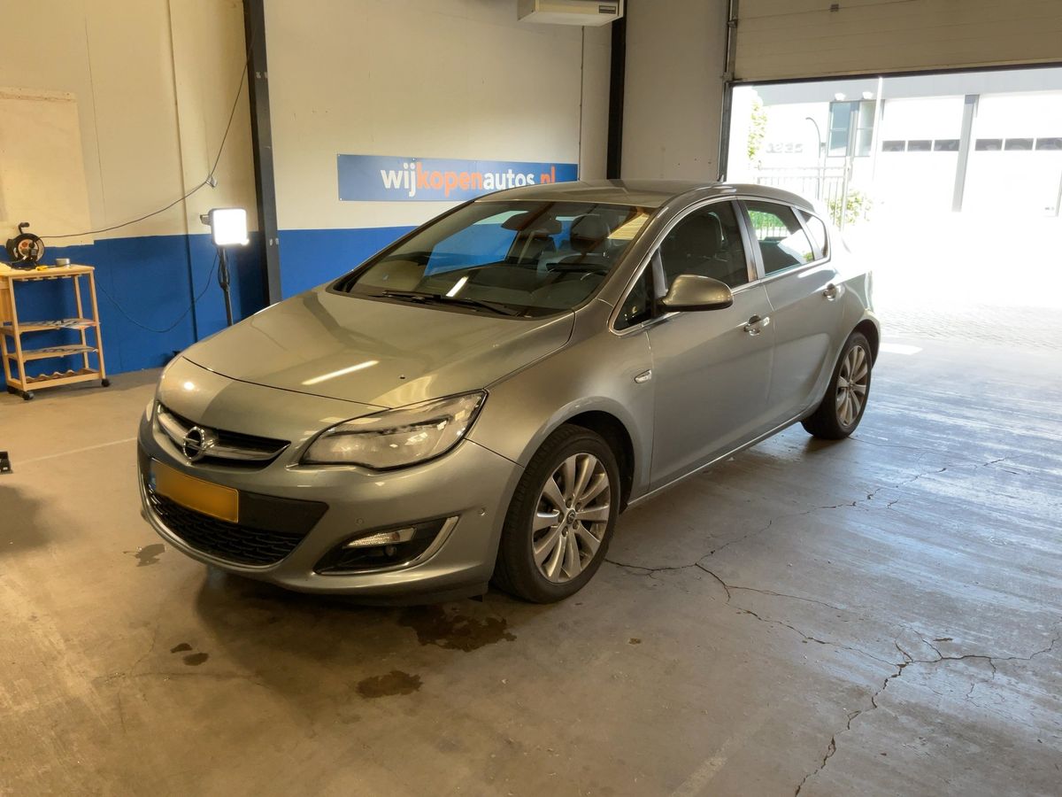 Opel Astra 2014