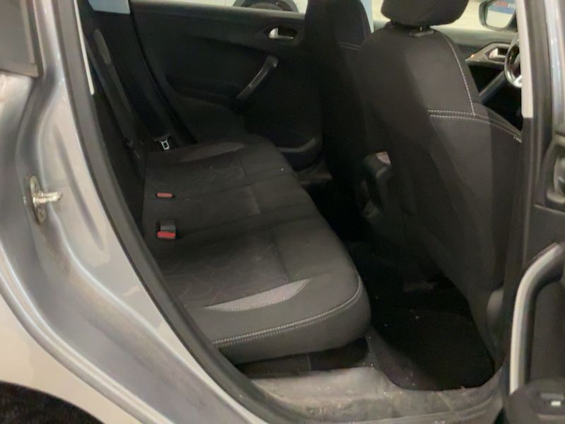 Peugeot 2008 1.2 VTi Style — zdjęcie 14