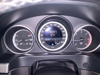Mercedes-Benz E-Klasse E 220 CDI T BlueEfficiency Edition — zdjęcie 13