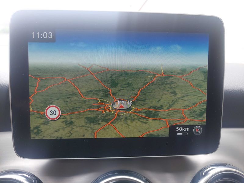 Mercedes-Benz GLA-Klasse GLA 200 Fascination — zdjęcie 13