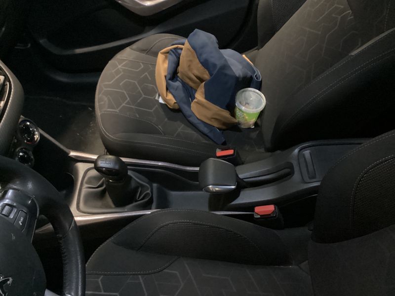 Peugeot 2008 1.2 PureTech Active 2015 – снимка 25