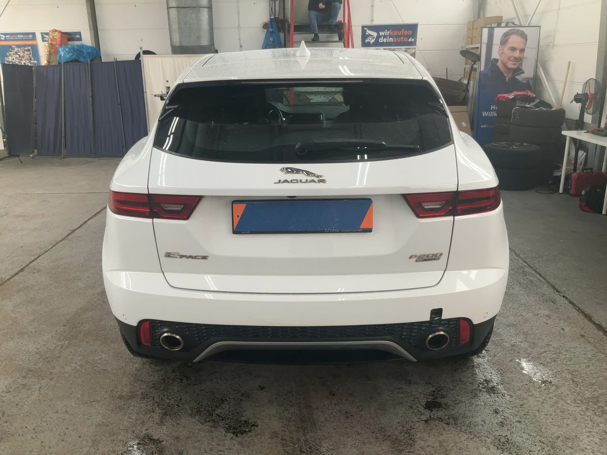 Jaguar E-Pace 2019 — photo 8