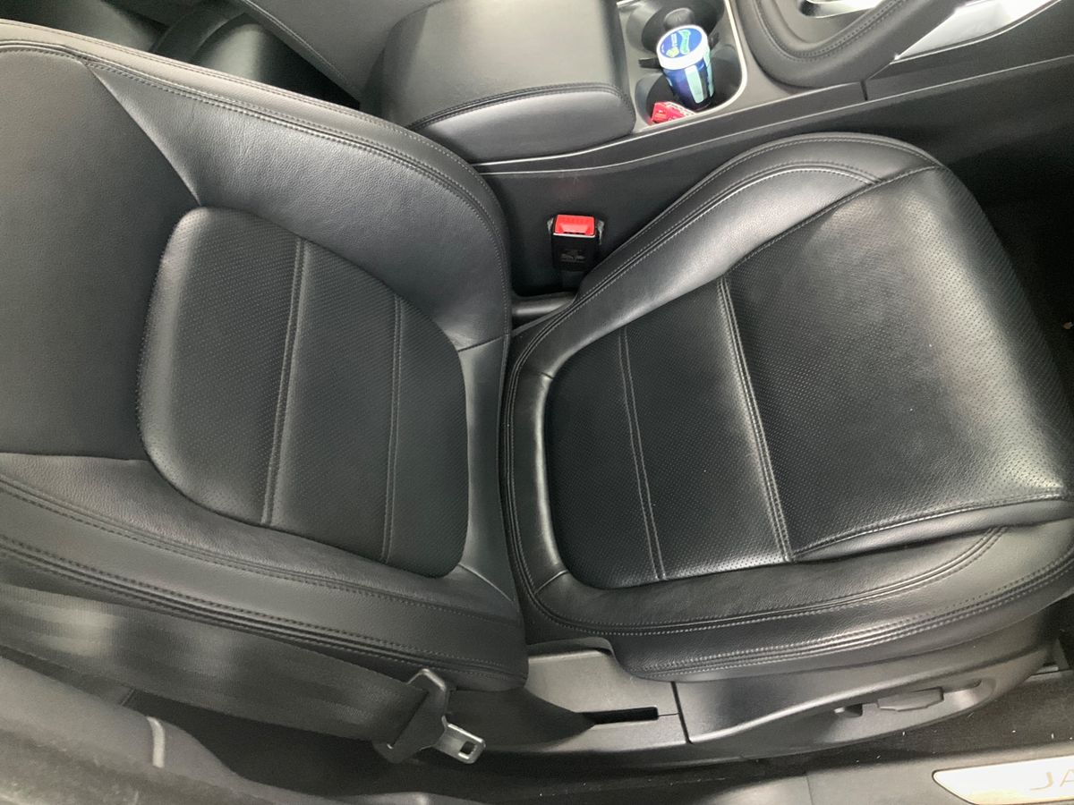 Jaguar E-Pace 2019 — photo 43