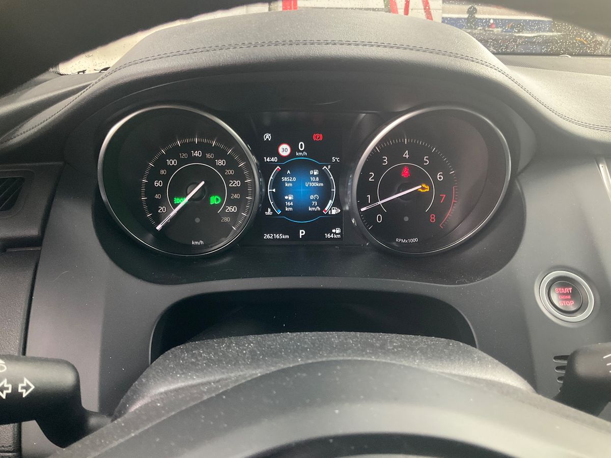 Jaguar E-Pace 2019 — photo 20