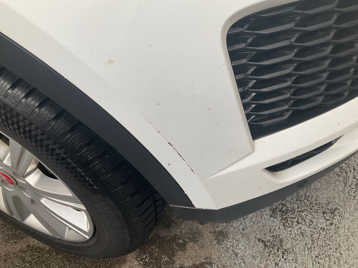 Jaguar E-Pace 2019 — photo 39