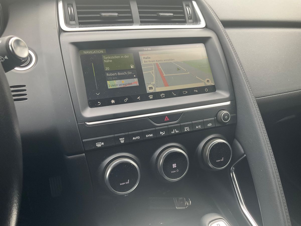 Jaguar E-Pace 2019 — photo 44