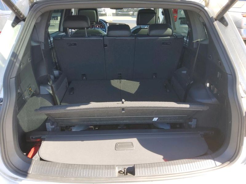 Volkswagen Tiguan Allspace 2.0 TDI R-Line 4Motion — zdjęcie 18