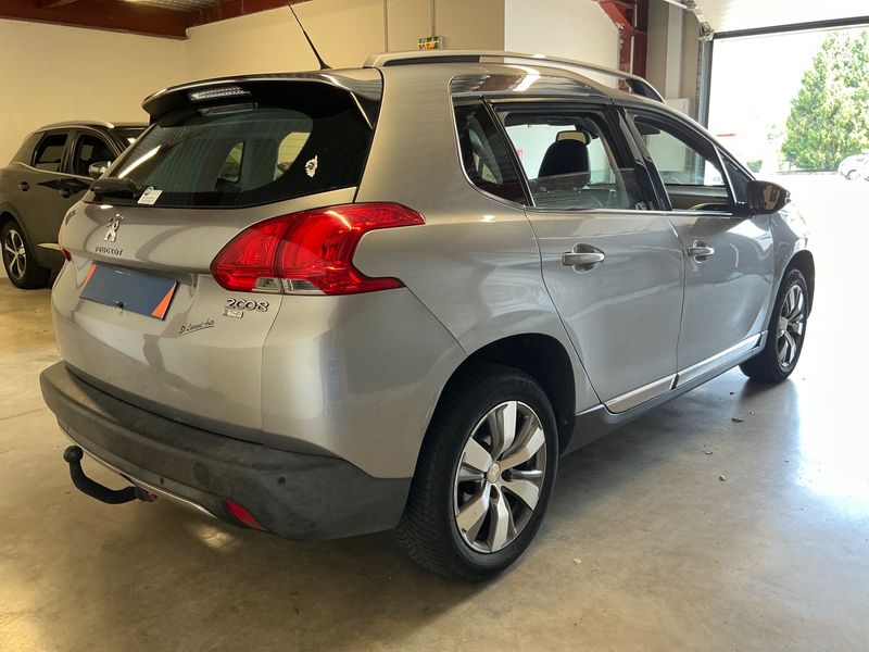 Peugeot 2008 1.2 PureTech Allure 2015 – снимка 2