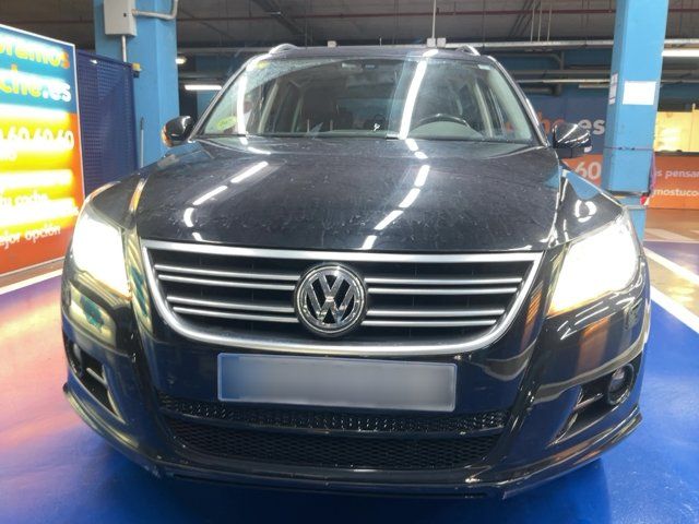 Volkswagen Tiguan 2.0 TDI Sport 2010 – снимка 14