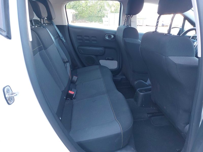 Citroen C3 1.2 PureTech Feel — zdjęcie 13