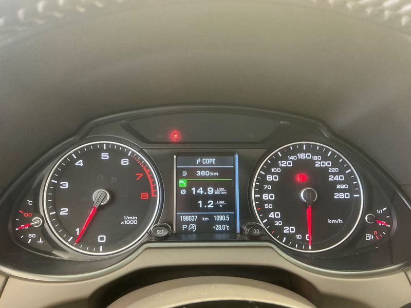 Audi Q5 2.0 TFSI quattro Advance — zdjęcie 13
