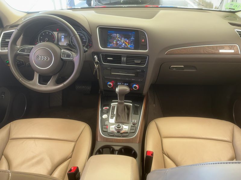 Audi Q5 2.0 TFSI quattro Advance — zdjęcie 12