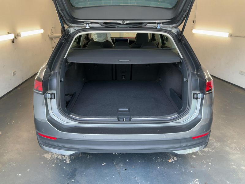 Volkswagen Passat 1.5 eTSI — zdjęcie 10