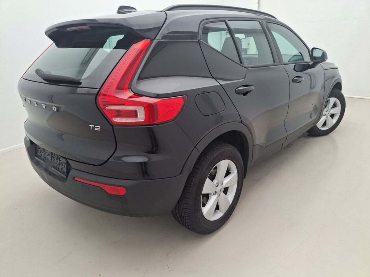 Volvo XC40 1.5 T2 Momentum Core 2WD