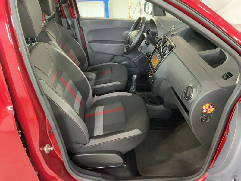 Dacia Dokker 1.6 SCe Stepway Charisma — zdjęcie 11