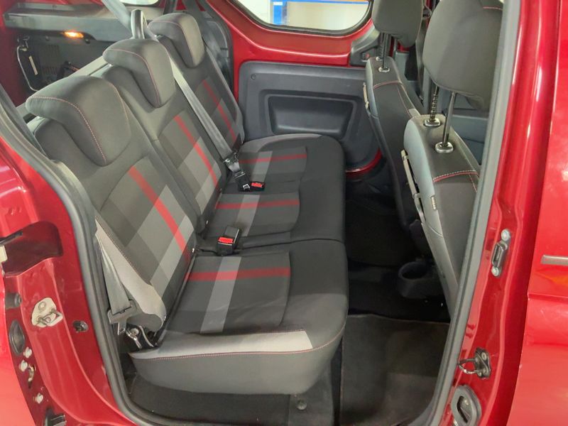 Dacia Dokker 1.6 SCe Stepway Charisma — zdjęcie 14