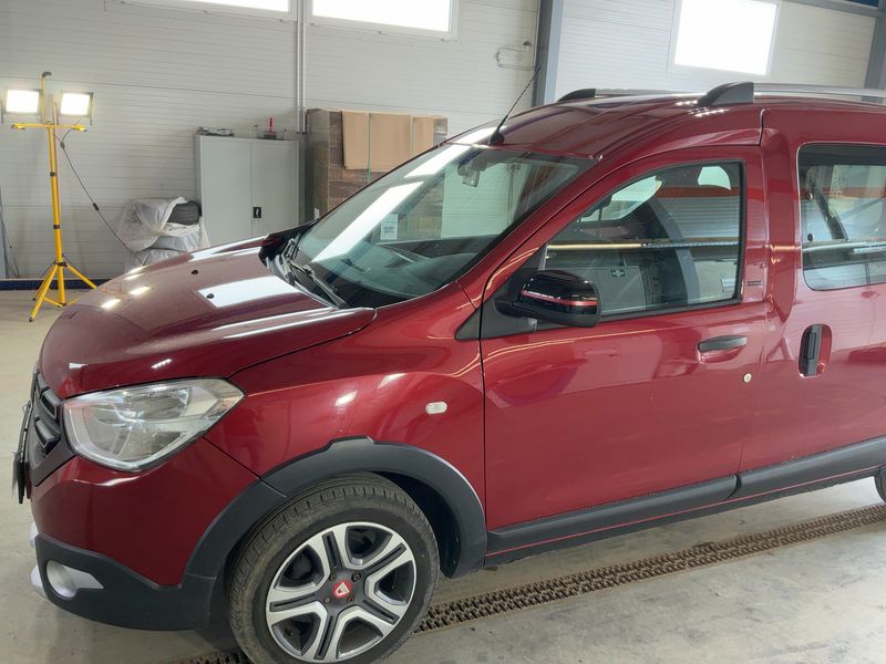 Dacia Dokker 1.6 SCe Stepway Charisma — zdjęcie 2