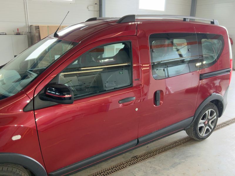 Dacia Dokker 1.6 SCe Stepway Charisma — zdjęcie 4