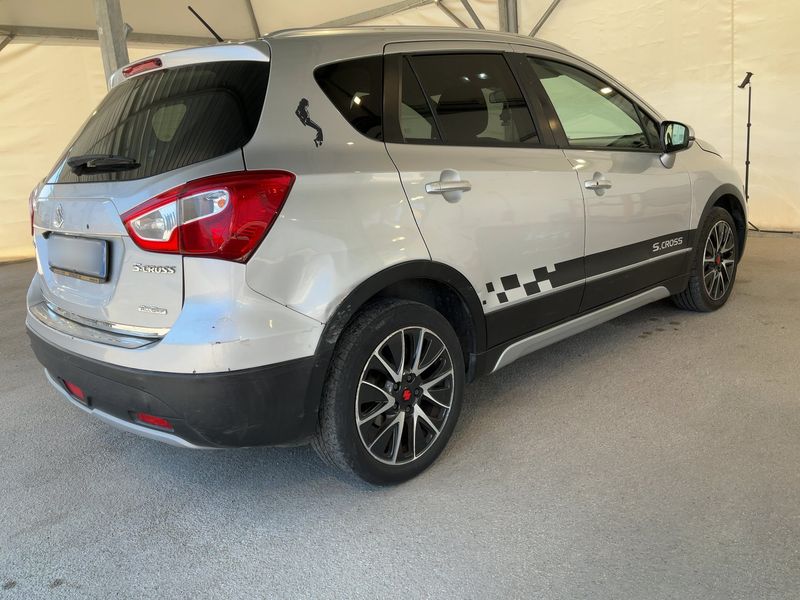 Suzuki SX4 S-Cross 1.6 DDiS Style 2WD — zdjęcie 6