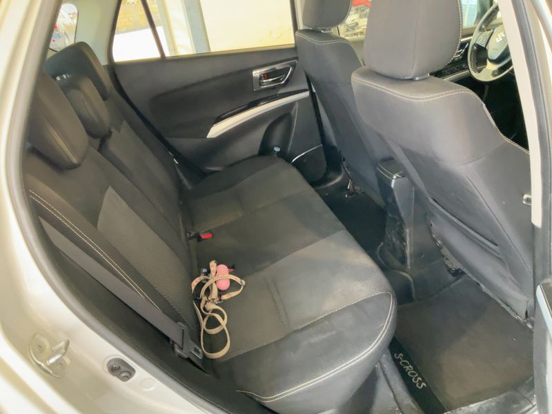 Suzuki SX4 S-Cross 1.6 DDiS Style 2WD — zdjęcie 14
