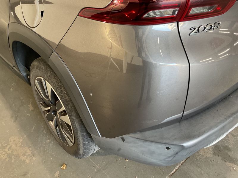 Peugeot 2008 1.2 PureTech Allure 2018 – снимка 26