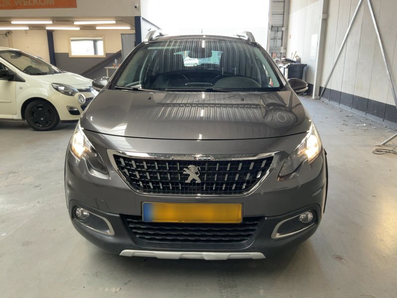 Peugeot 2008 1.2 PureTech Allure — zdjęcie 9