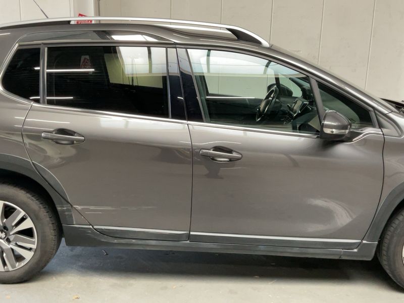 Peugeot 2008 1.2 PureTech Allure — zdjęcie 7