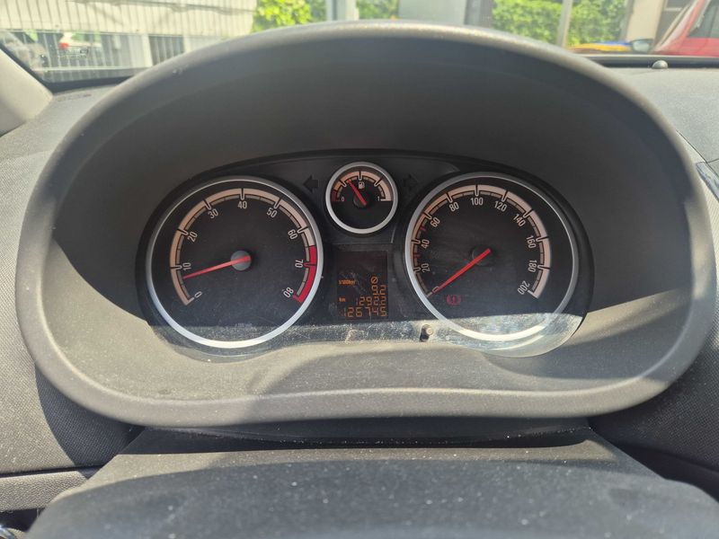 Opel Corsa 1.4 Edition "111 Jahre" — zdjęcie 12