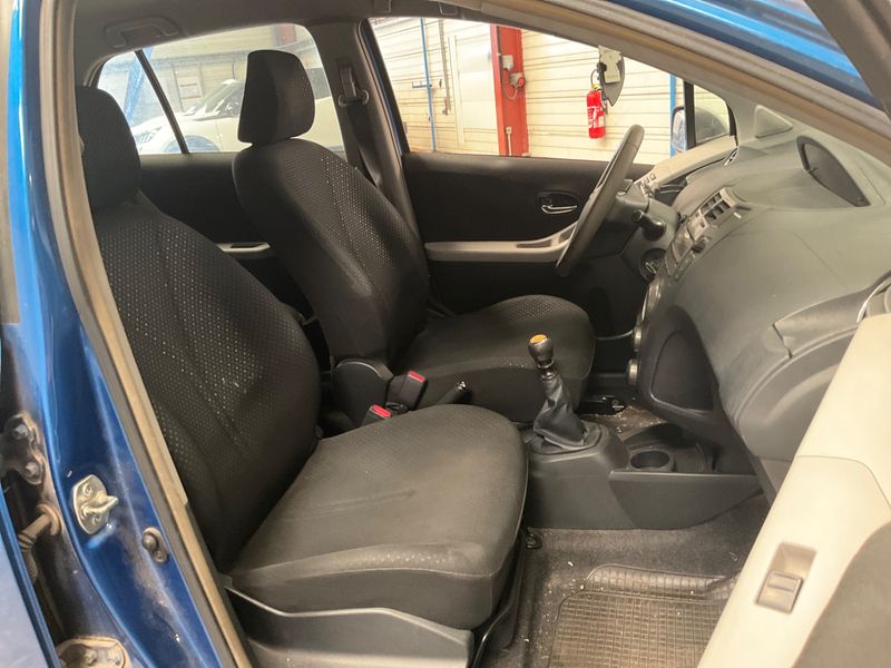 Toyota Yaris 1.4 D-4D — zdjęcie 3
