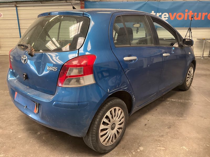 Toyota Yaris 1.4 D-4D — zdjęcie 2