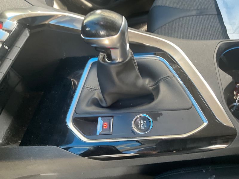 Peugeot 5008 1.5 Blue-HDi Allure 2020 – снимка 30