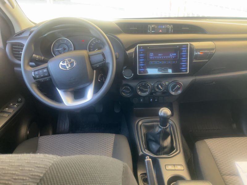 Toyota Hilux 2.4 D-4D Double Cab Le Cap 4WD — zdjęcie 12