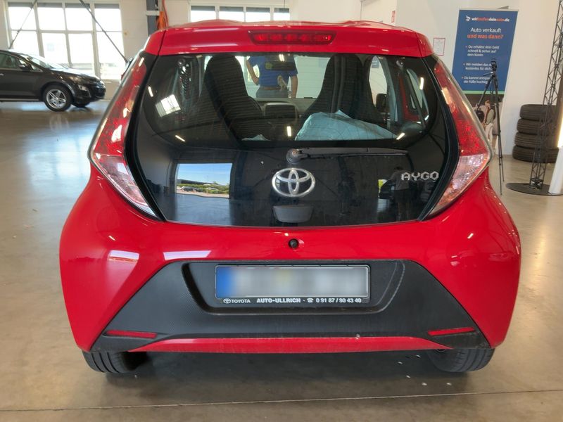 Toyota Aygo 1.0 X-Play — zdjęcie 5