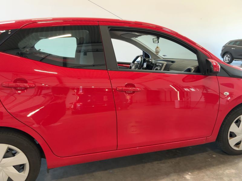 Toyota Aygo 1.0 X-Play — zdjęcie 7