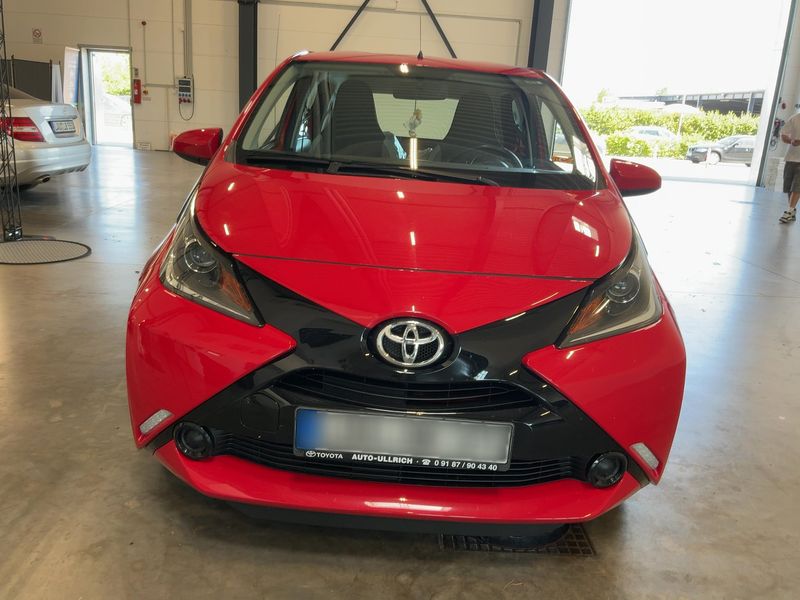 Toyota Aygo 1.0 X-Play — zdjęcie 9
