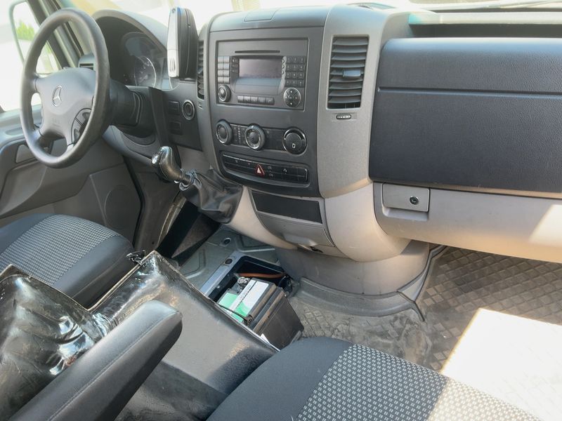 Mercedes-Benz Sprinter 318 CDI — zdjęcie 12